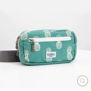 🌺Tag Aloha Company Beach Bum Belt Bag, Teal Pineapple